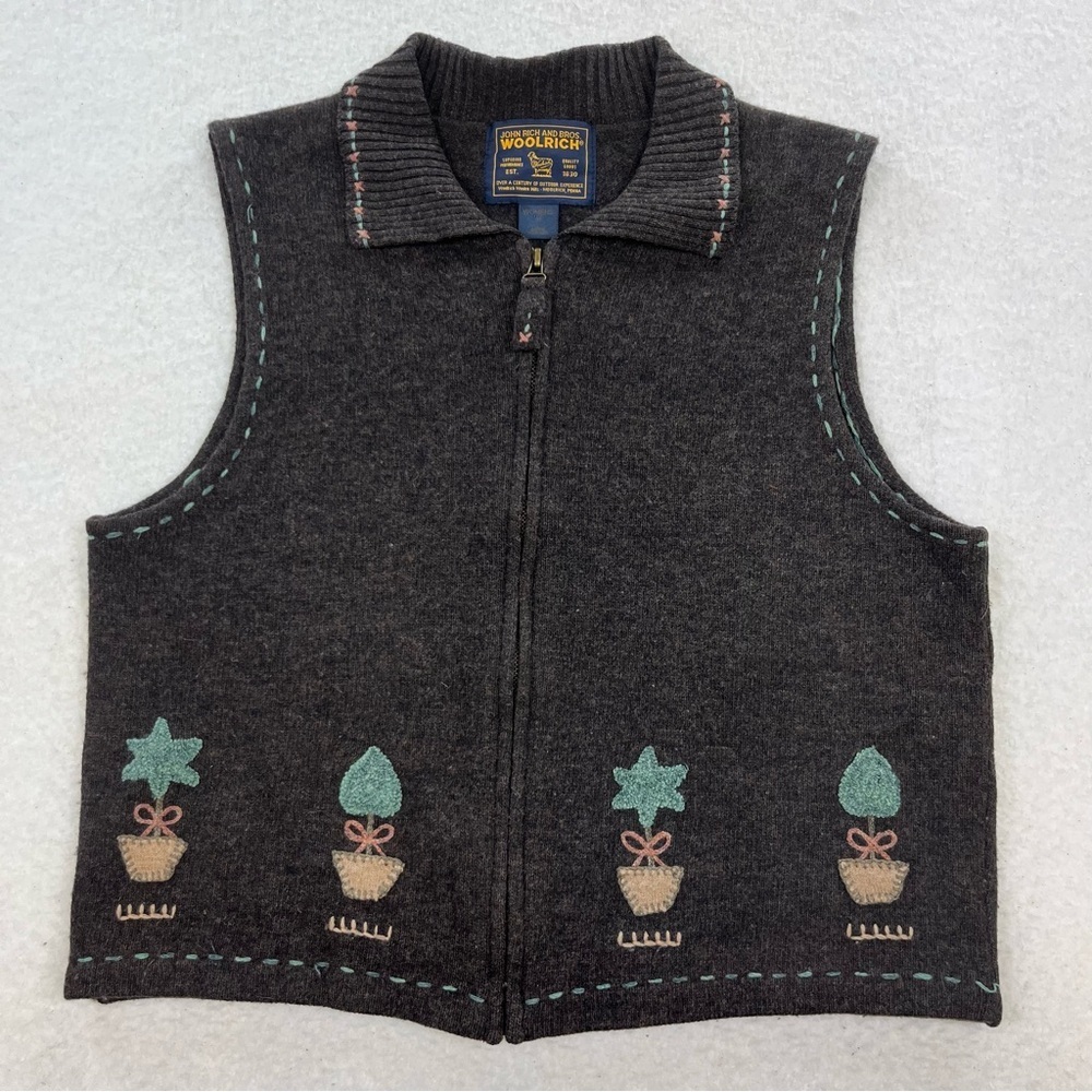 Woolrich Women's Sweater Vest Wool Cottagecore Embroidered Floral Size Medium